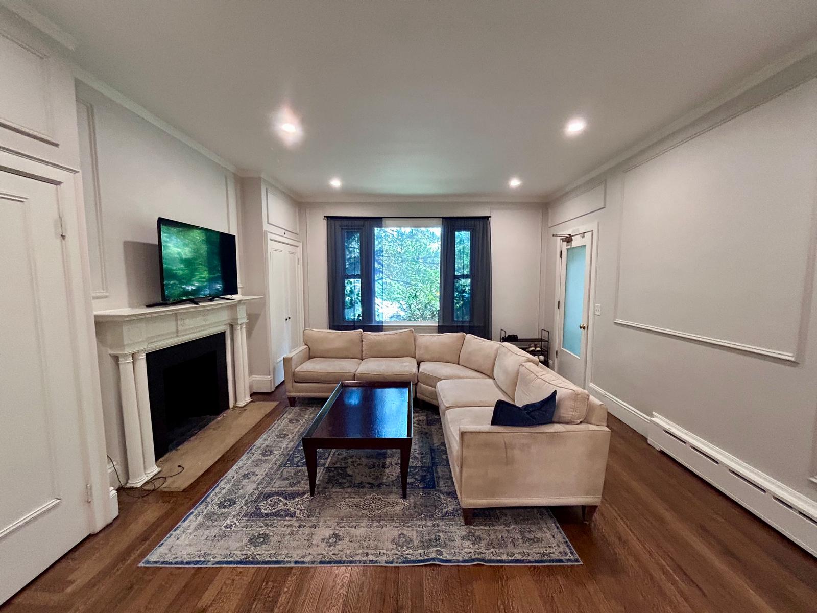 3 bed, 1 bath apartment for rent at 1712 Beacon St Unit 1, Brookline — photo 2 of 27