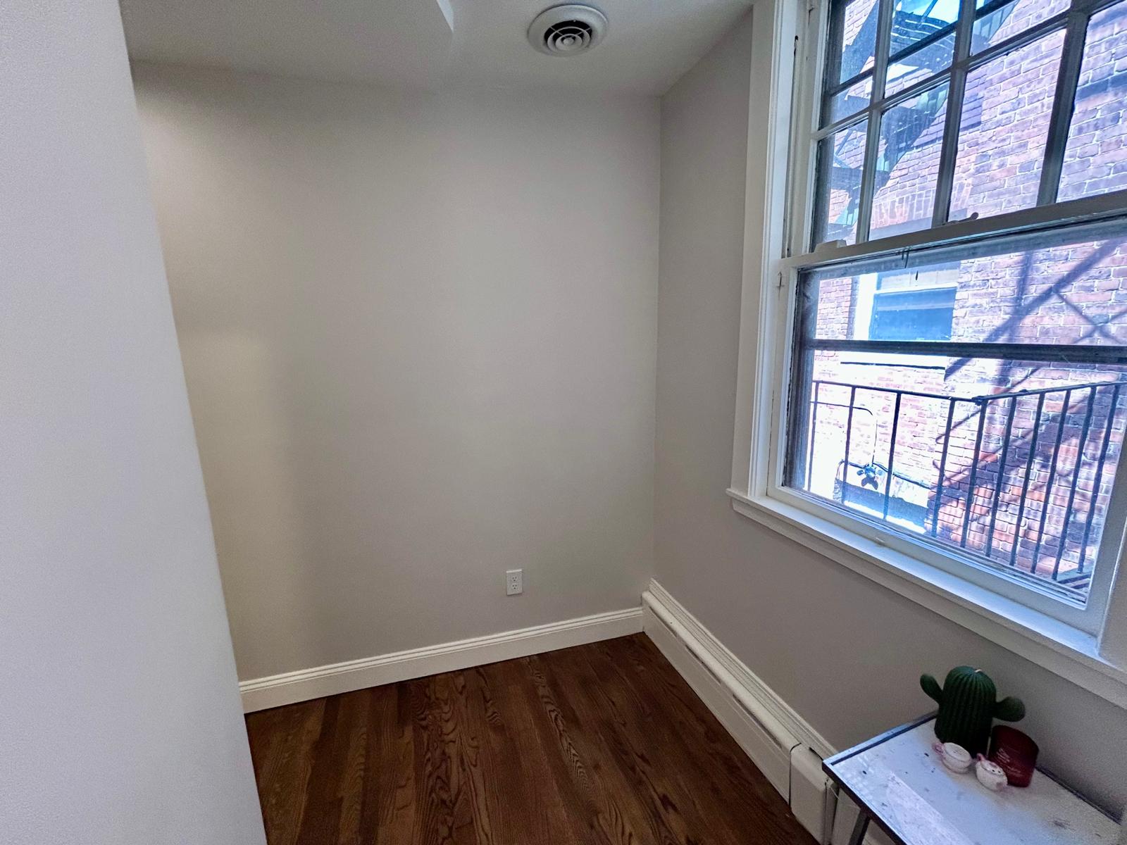 3 bed, 1 bath apartment for rent at 1712 Beacon St Unit 1, Brookline — photo 12 of 27