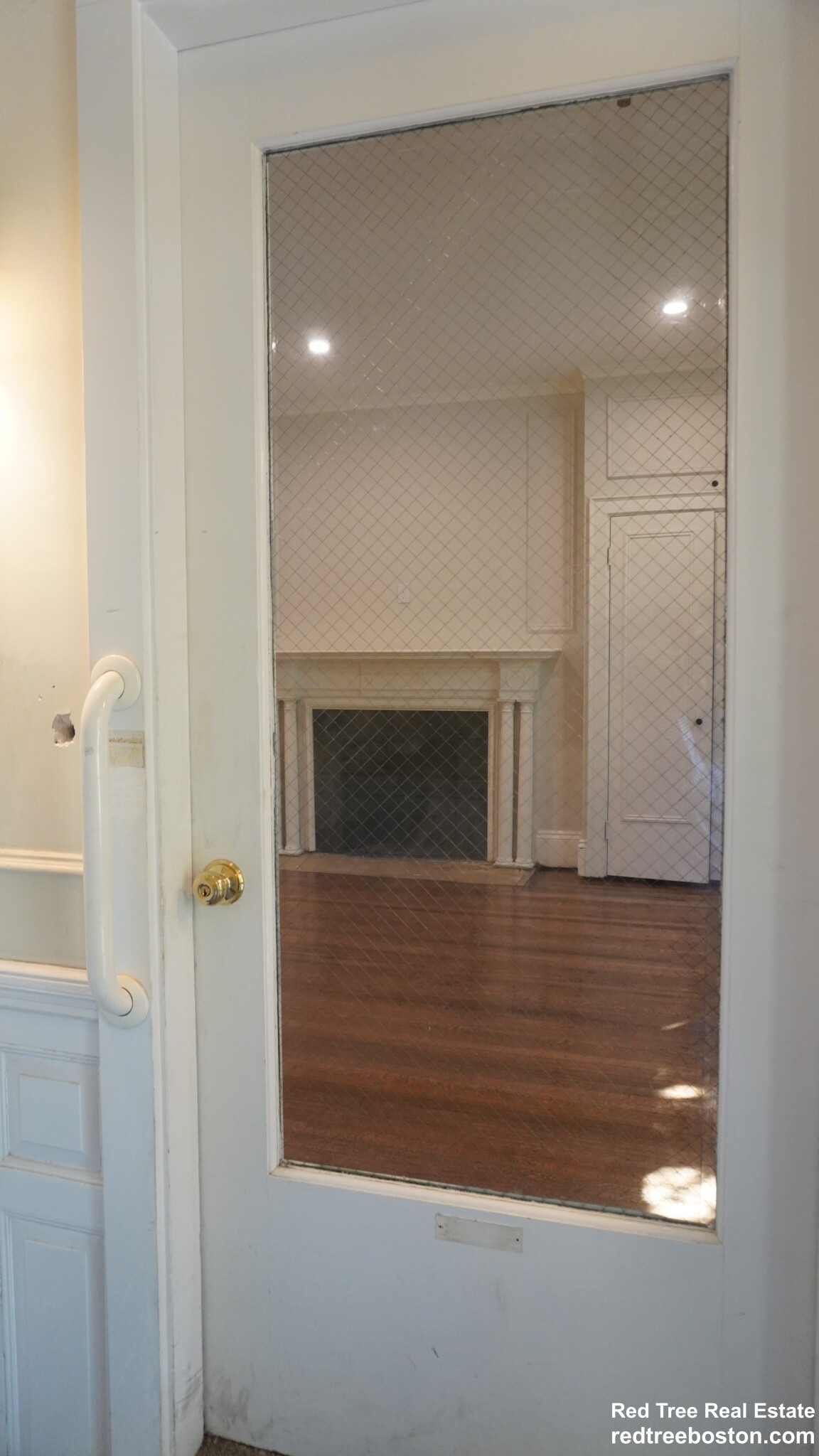 3 bed, 1 bath apartment for rent at 1712 Beacon St Unit 11, Brookline — photo 2 of 18