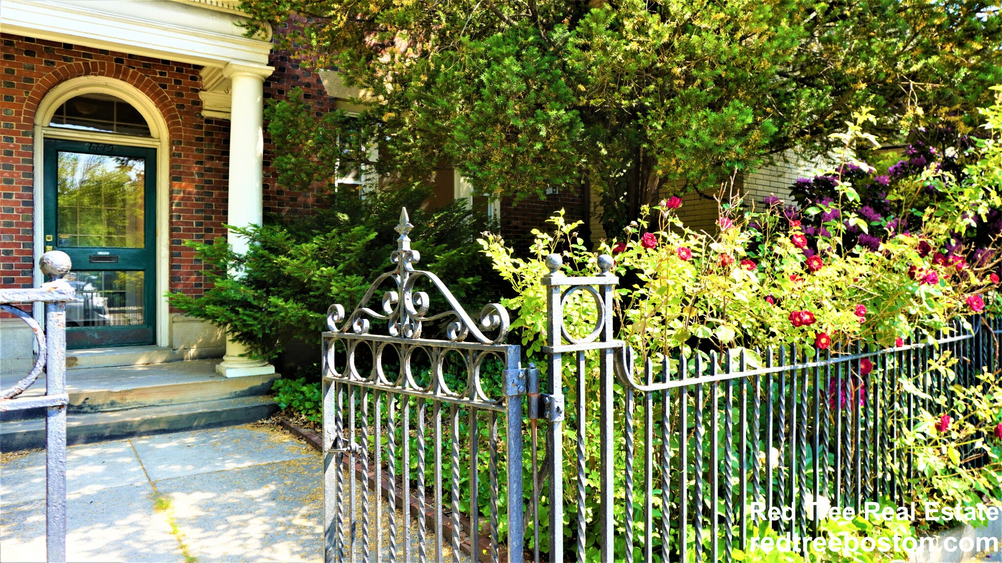 3 bed, 1 bath apartment for rent at 1712 Beacon St Unit 11, Brookline