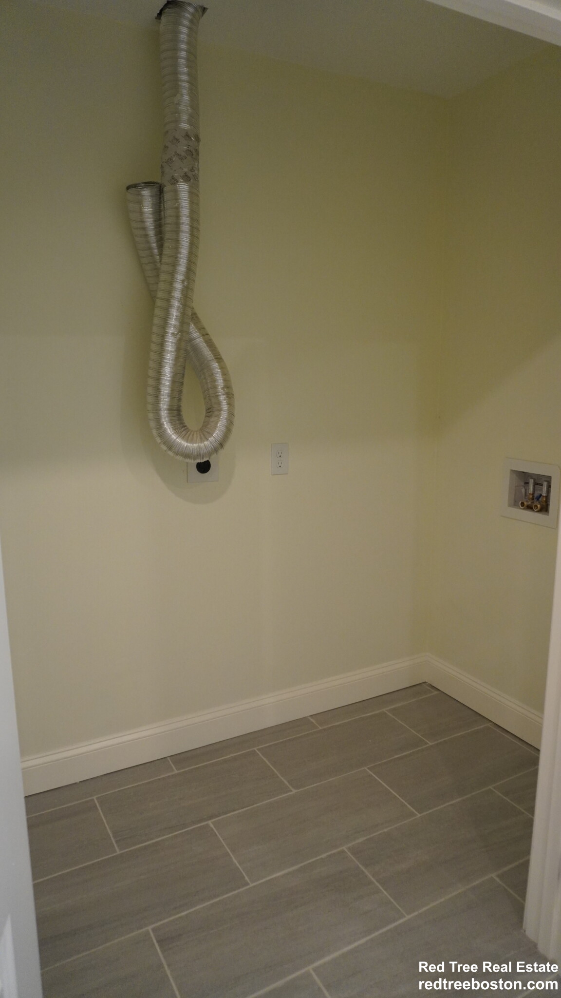 3 bed, 1 bath apartment for rent at 1712 Beacon St Unit 11, Brookline — photo 16 of 18
