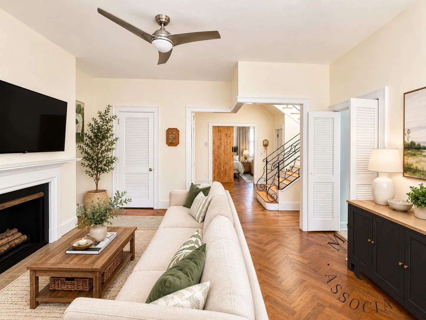 3 bed, 2.5 bath apartment for rent at 1712 Beacon St Unit 2, Brookline — photo 1 of 20
