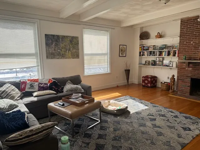 3 bed, 2 bath apartment for rent at 1714 Beacon St Unit 2, Brookline — photo 3 of 12