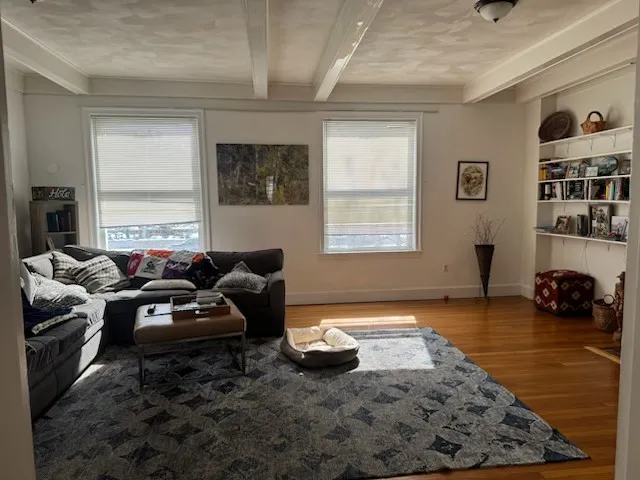 3 bed, 2 bath apartment for rent at 1714 Beacon St Unit 2, Brookline — photo 2 of 12