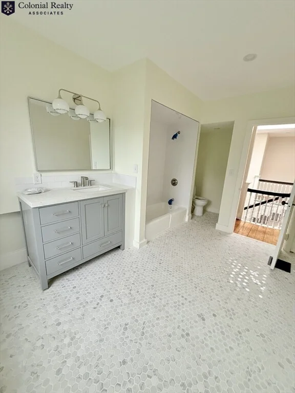 5 bed, 3 bath apartment for rent at 1716 Beacon St Unit 1726, Beaconsfield — photo 7 of 20