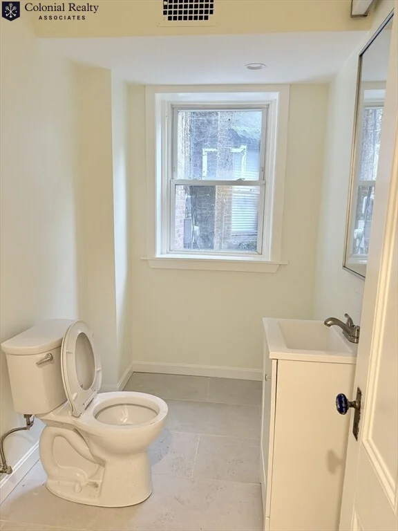 5 bed, 3 bath apartment for rent at 1716 Beacon St Unit 1726, Beaconsfield — photo 10 of 20