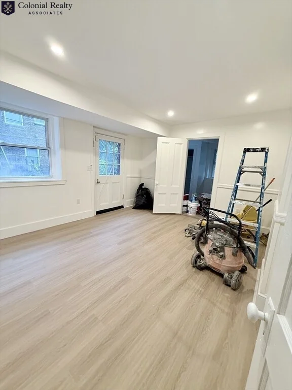 5 bed, 3 bath apartment for rent at 1716 Beacon St Unit 1726, Beaconsfield — photo 9 of 20