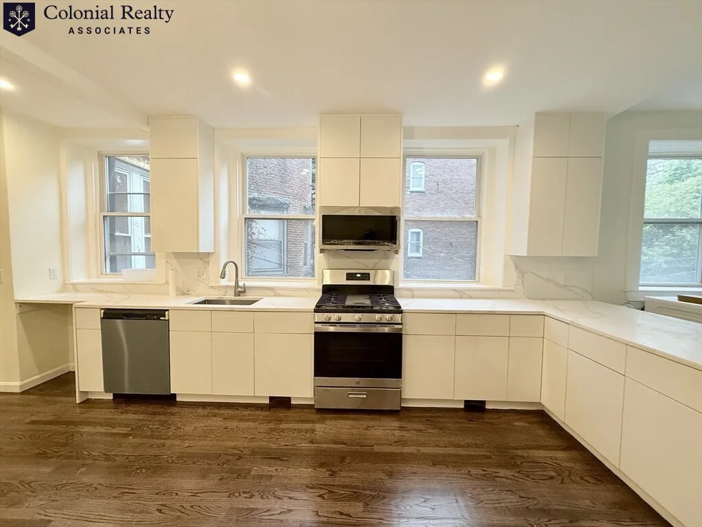 5 bed, 3 bath apartment for rent at 1716 Beacon St Unit 1726, Beaconsfield — photo 20 of 20