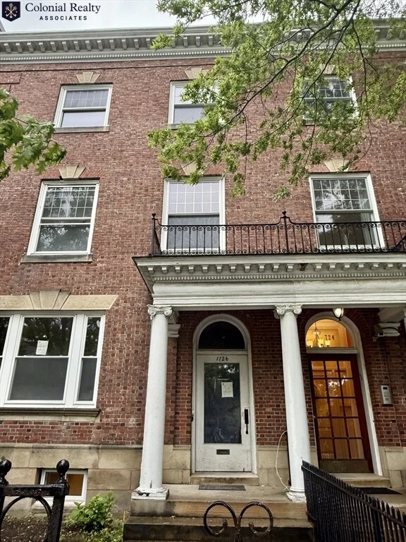 5 bed, 3 bath apartment for rent at 1716 Beacon St Unit 1726, Beaconsfield — photo 6 of 20
