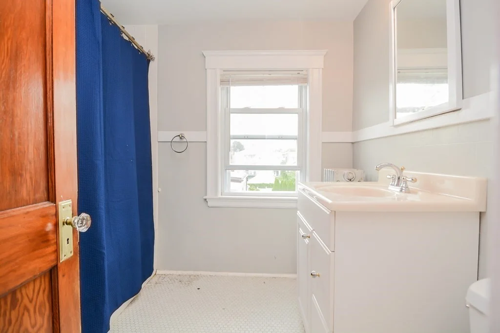6 bed, 2 bath apartment for rent at 1716 Columbia Rd Unit 2, South Boston — photo 13 of 40