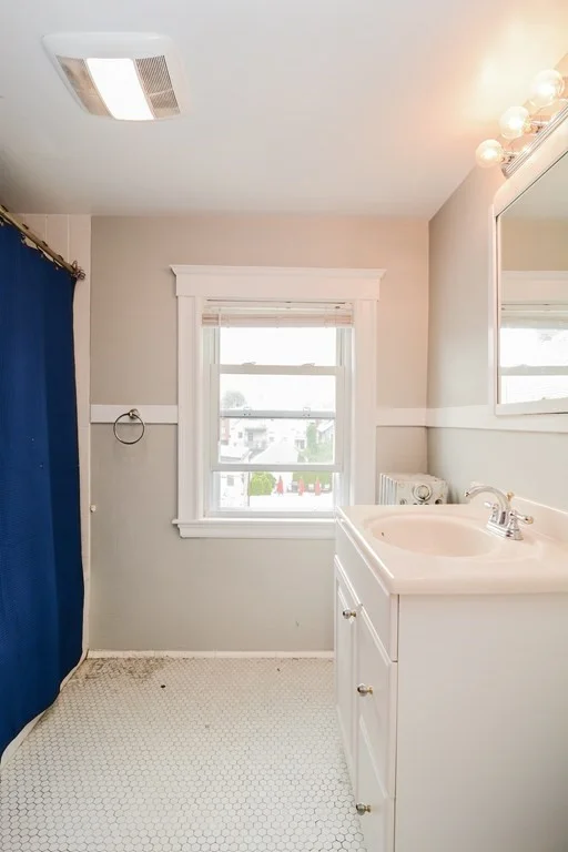 6 bed, 2 bath apartment for rent at 1716 Columbia Rd Unit 2, South Boston — photo 12 of 40