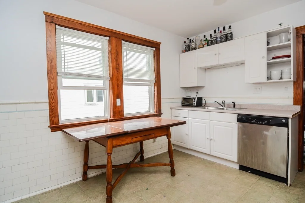 6 bed, 2 bath apartment for rent at 1716 Columbia Rd Unit 2, South Boston — photo 33 of 40