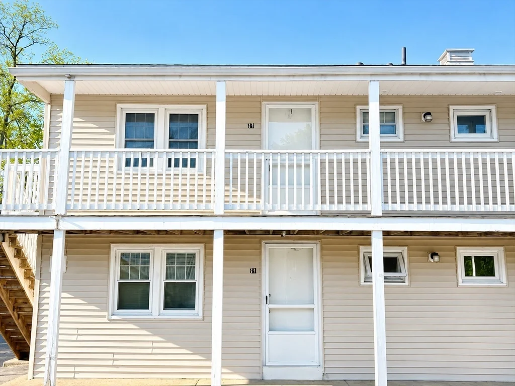 1 bed, 1 bath apartment for rent at 1717 Ocean St Unit 31, Marshfield — photo 2 of 6