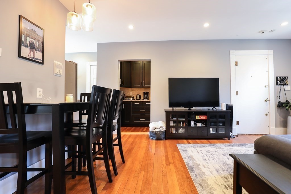 2 bed, 1 bath apartment for rent at 1718 Commonwealth Ave Unit 7, Brighton — photo 9 of 21