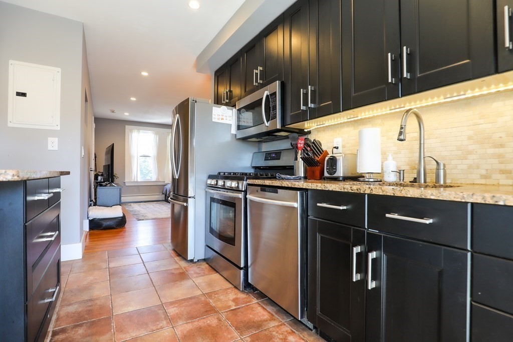 2 bed, 1 bath apartment for rent at 1718 Commonwealth Ave Unit 7, Brighton — photo 7 of 21