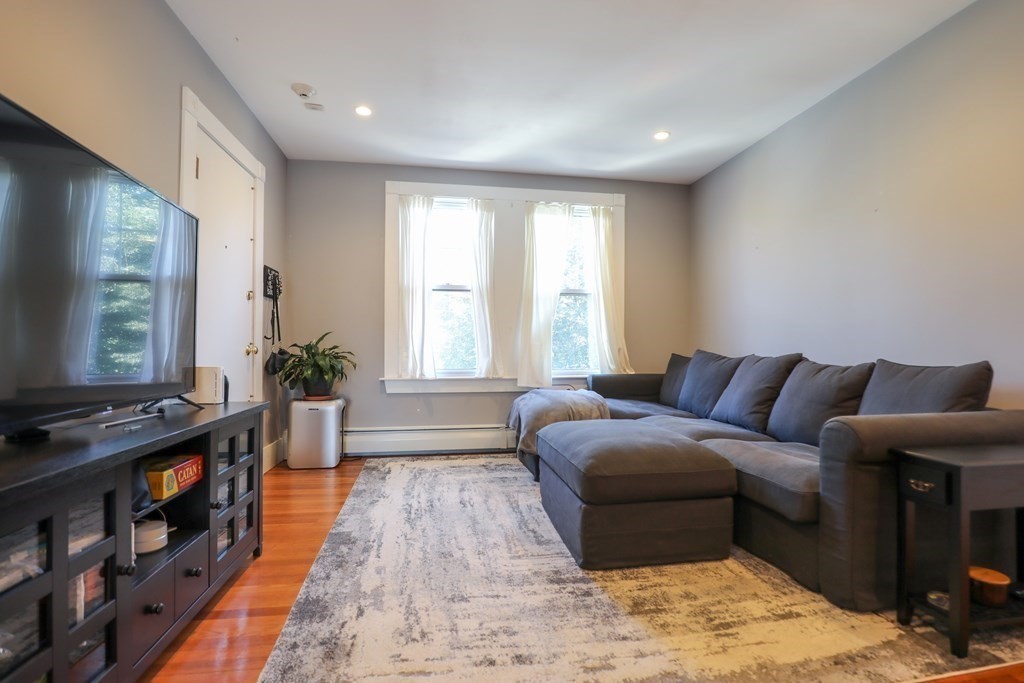 2 bed, 1 bath apartment for rent at 1718 Commonwealth Ave Unit 7, Brighton — photo 3 of 21