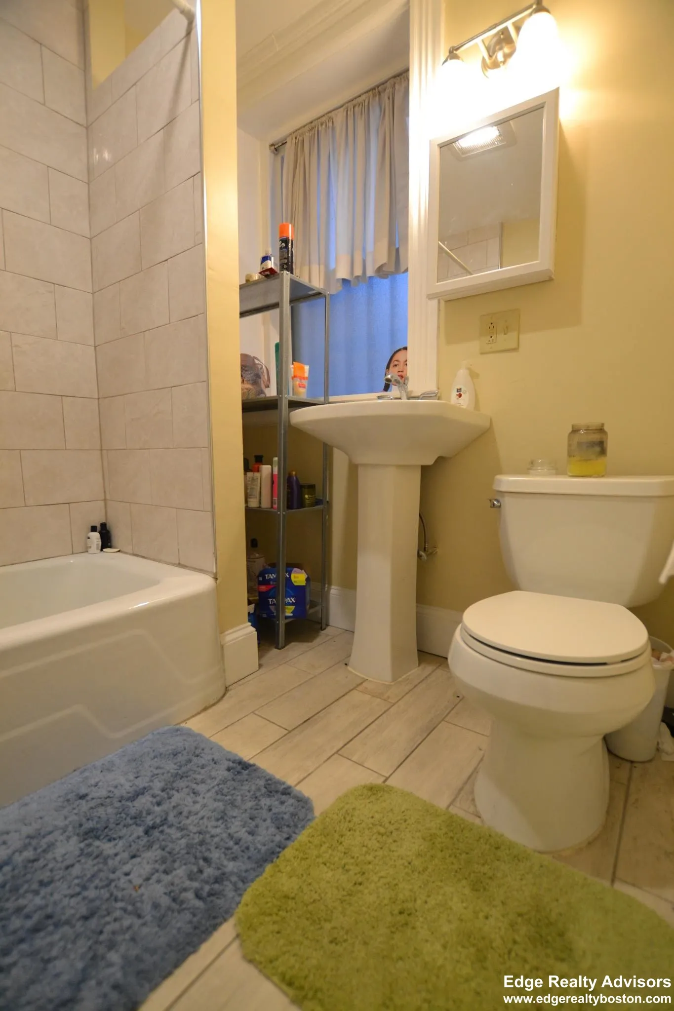 3 bed, 1.5 bath apartment for rent at 1719 Commonwealth Ave Unit 2, Brighton — photo 4 of 9