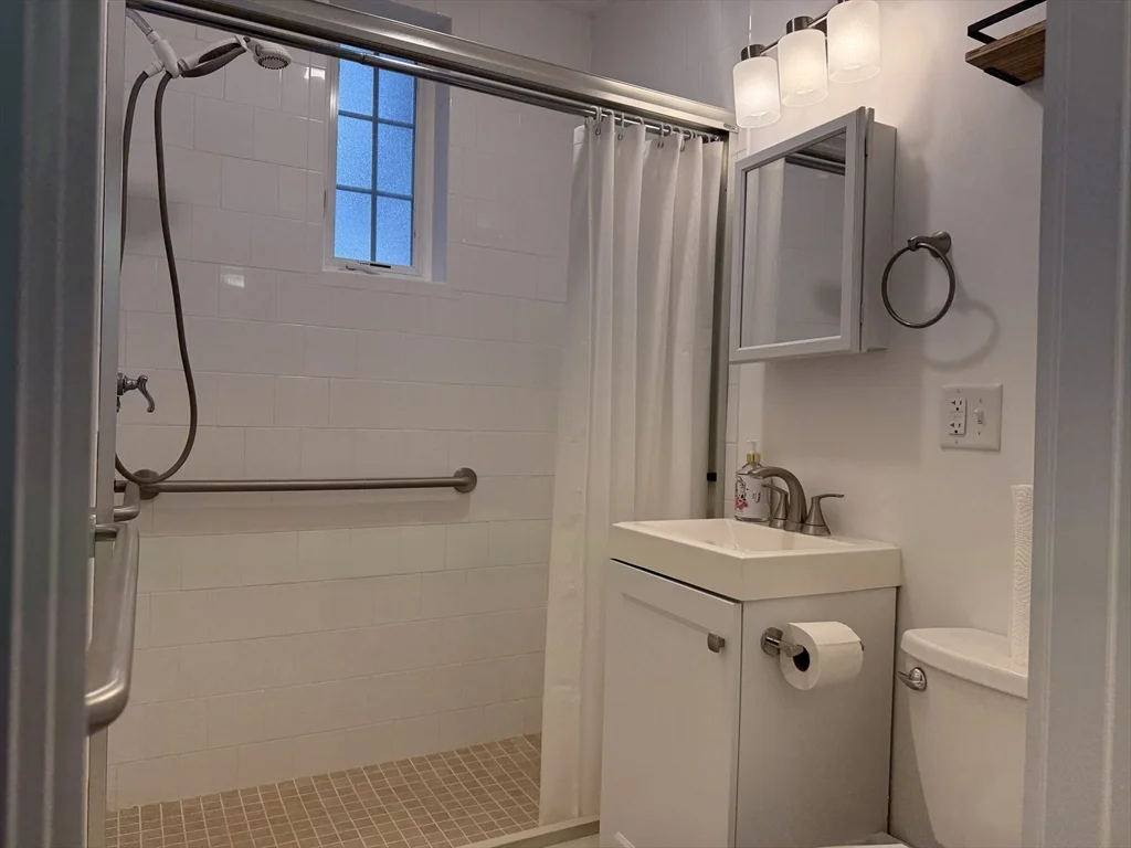 1 bed, 1 bath apartment for rent at 172 Auburn St Unit 2, Cambridgeport — photo 14 of 23
