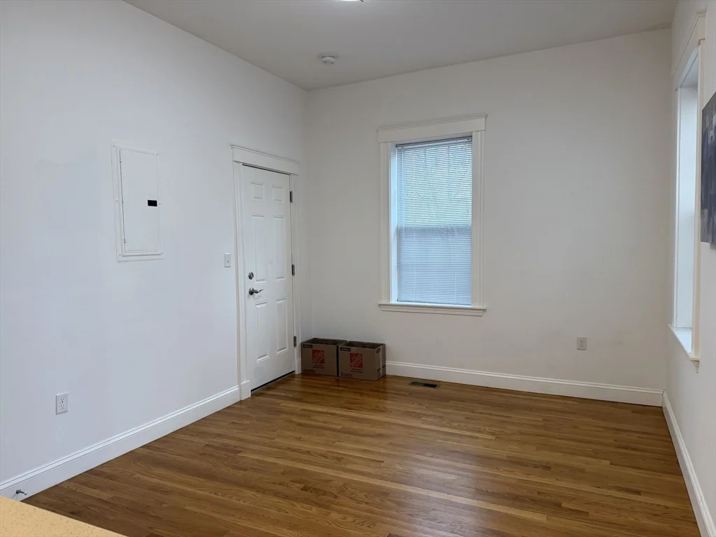 1 bed, 1 bath apartment for rent at 172 Auburn St Unit 2, Cambridgeport — photo 7 of 23