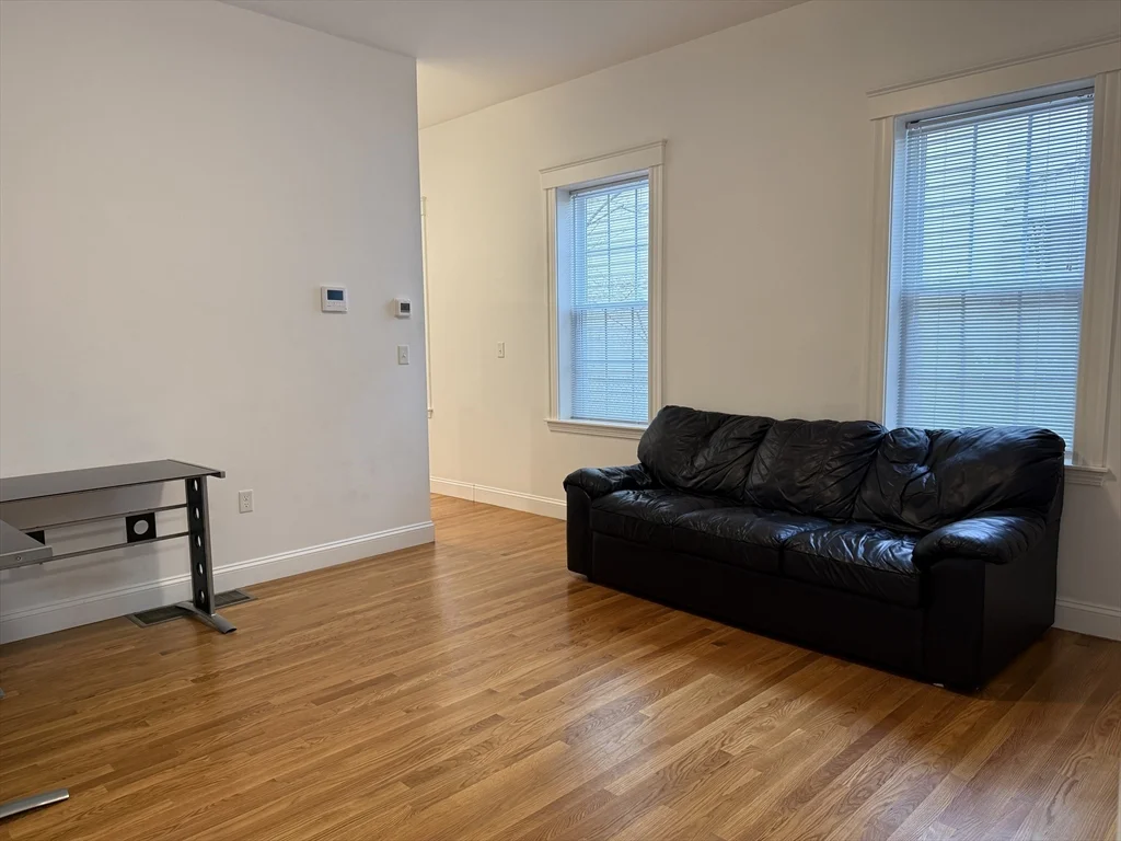 1 bed, 1 bath apartment for rent at 172 Auburn St Unit 2, Cambridgeport — photo 8 of 23