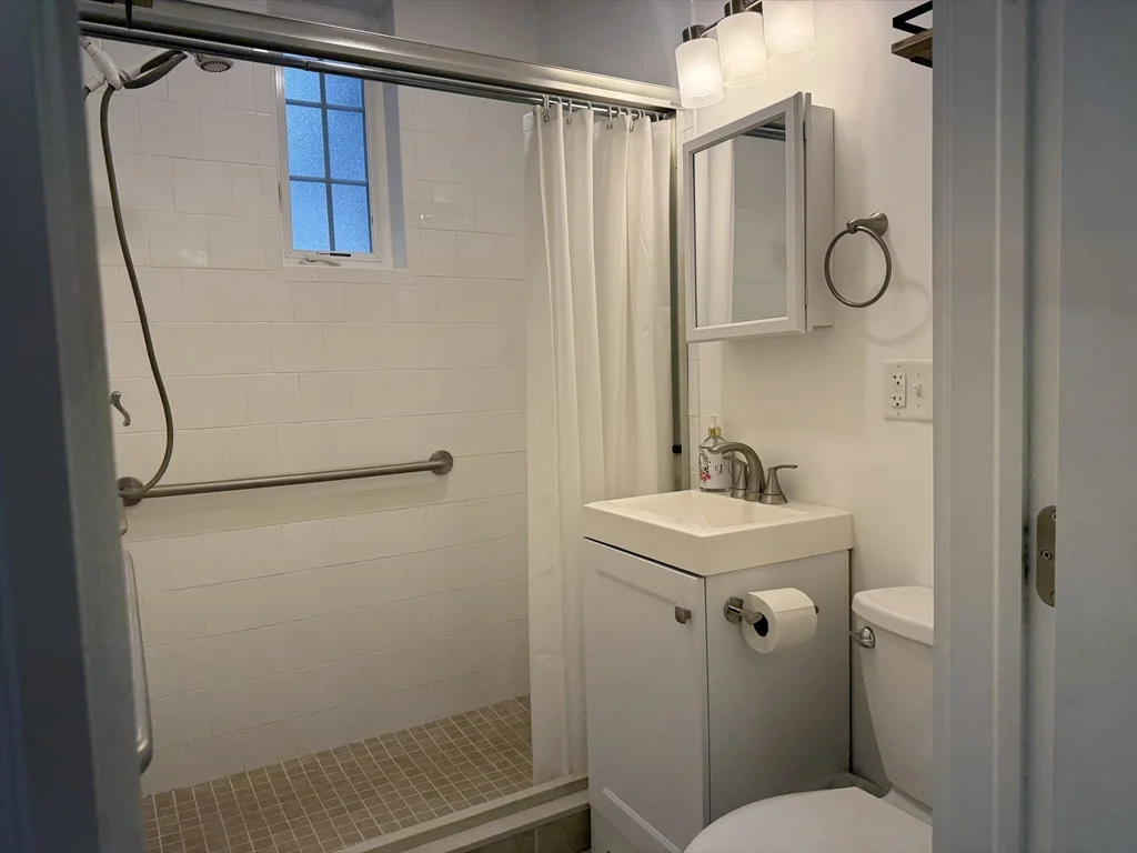 1 bed, 1 bath apartment for rent at 172 Auburn St Unit 2, Cambridgeport — photo 15 of 23
