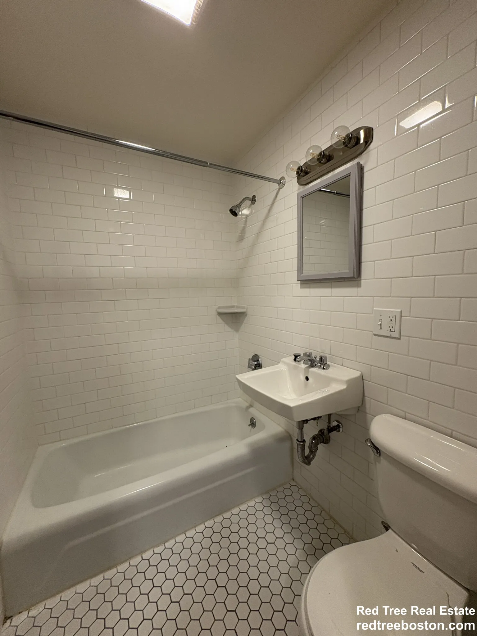 2 bed, 1 bath apartment for rent at 172 Beacon St Unit 3, Back Bay — photo 2 of 20