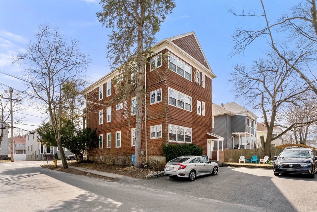 2 bed, 1 bath apartment for rent at 172 Beech St Unit 2, Belmont — photo 21 of 22