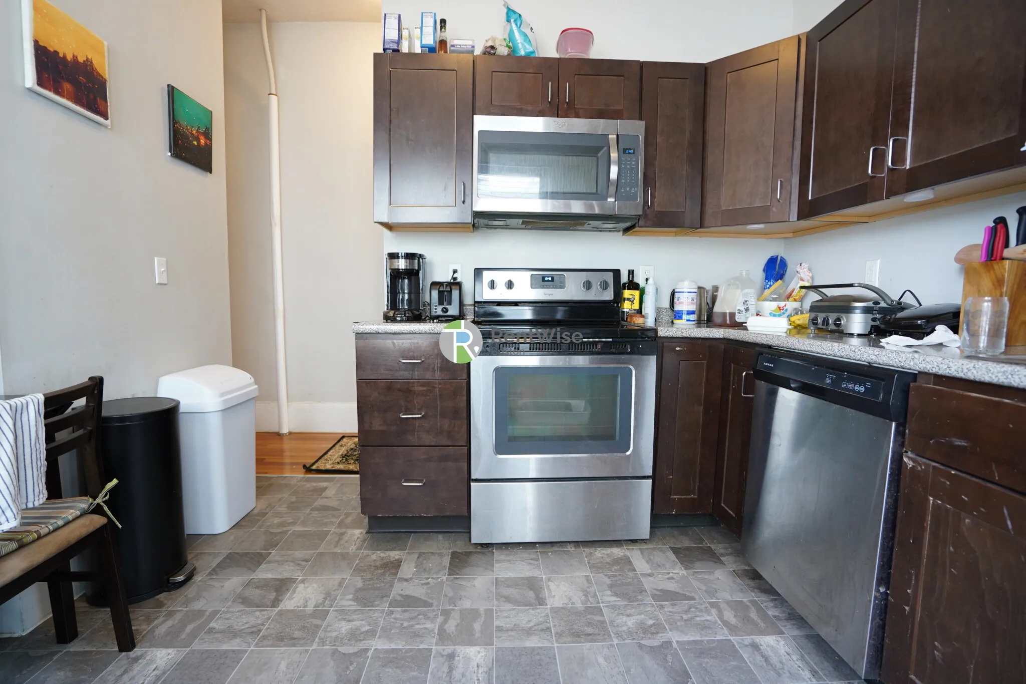 4 bed, 2 bath apartment for rent at 172 Bigelow St Unit 01, Oak Square — photo 4 of 23