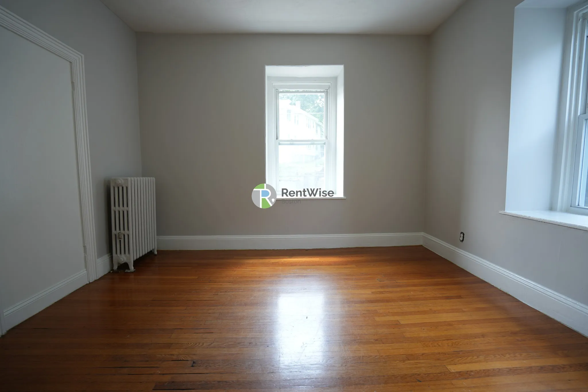 4 bed, 2 bath apartment for rent at 172 Bigelow St Unit 02, Oak Square — photo 3 of 25
