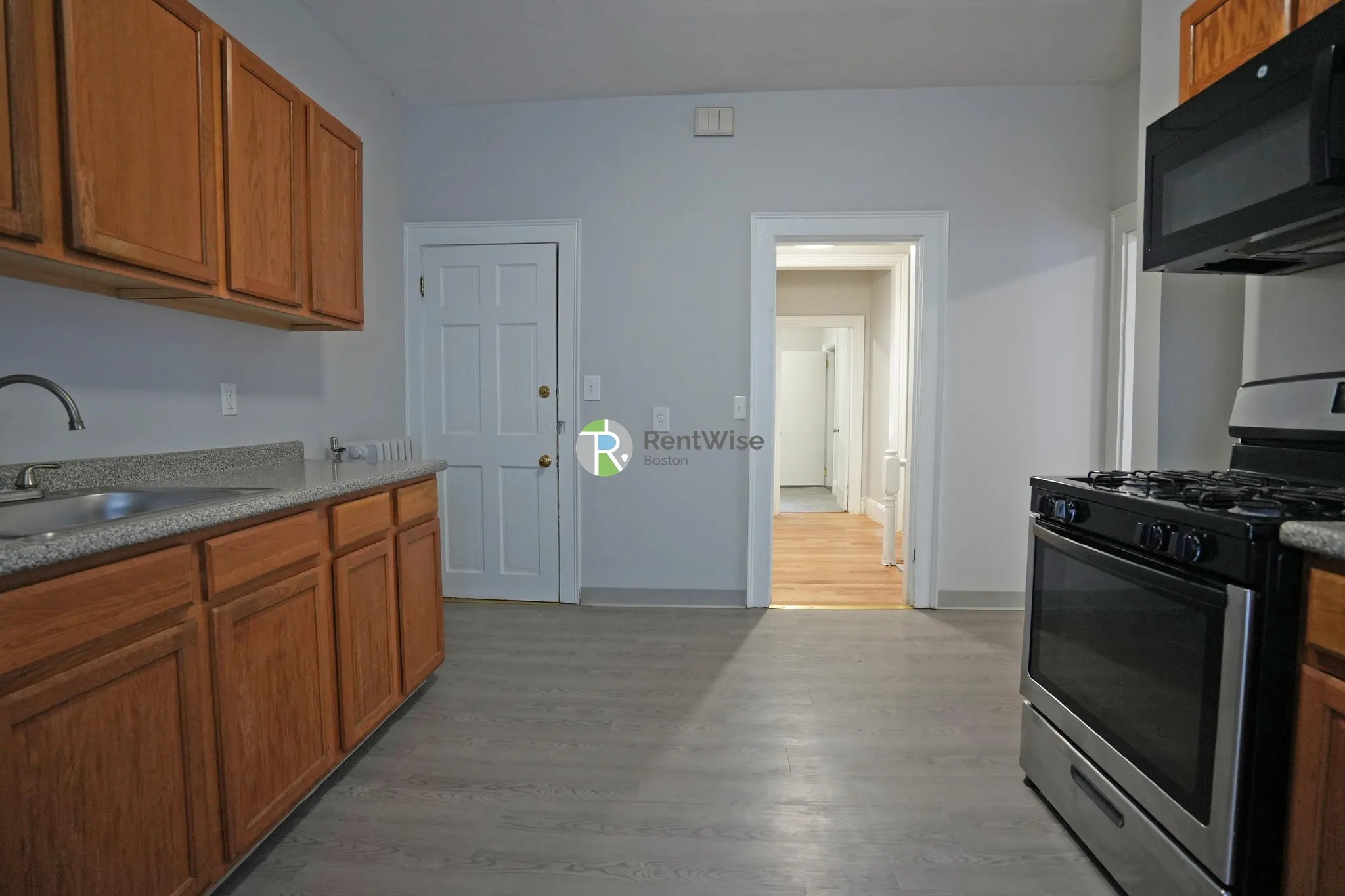 4 bed, 2 bath apartment for rent at 172 Bigelow St Unit 02, Oak Square — photo 8 of 26
