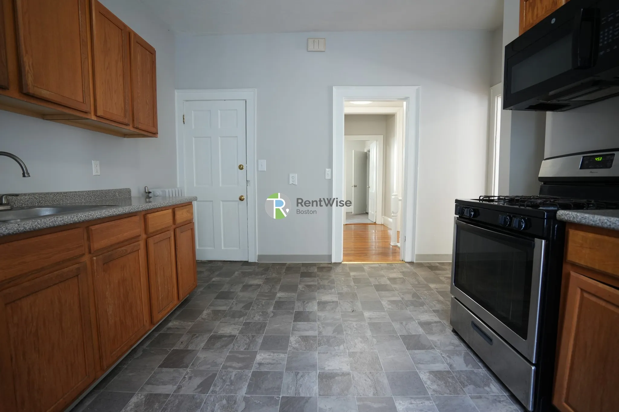4 bed, 2 bath apartment for rent at 172 Bigelow St Unit 02, Oak Square — photo 9 of 25