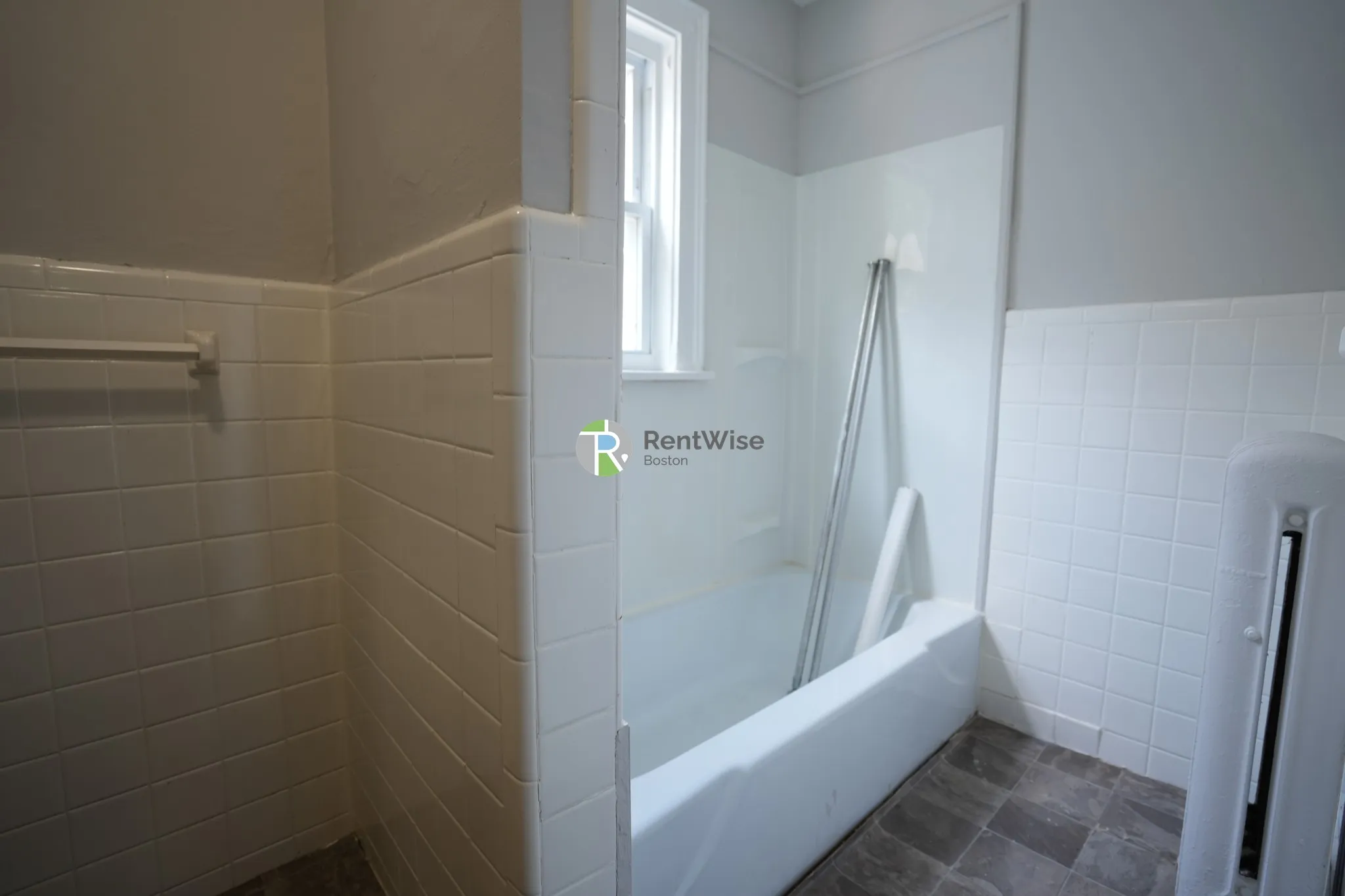 4 bed, 2 bath apartment for rent at 172 Bigelow St Unit 02, Oak Square — photo 15 of 25