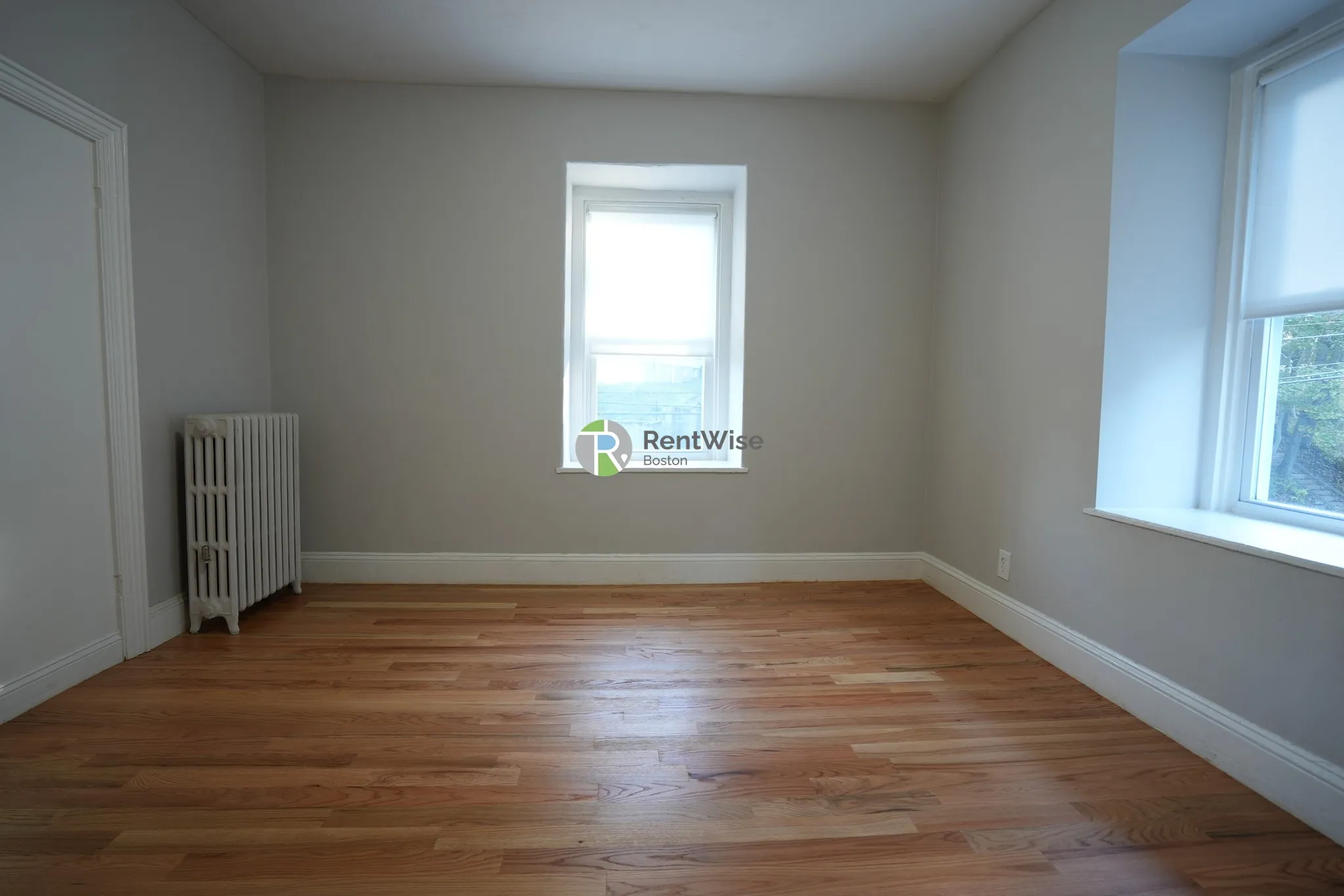 4 bed, 2 bath apartment for rent at 172 Bigelow St Unit 02, Oak Square — photo 3 of 26