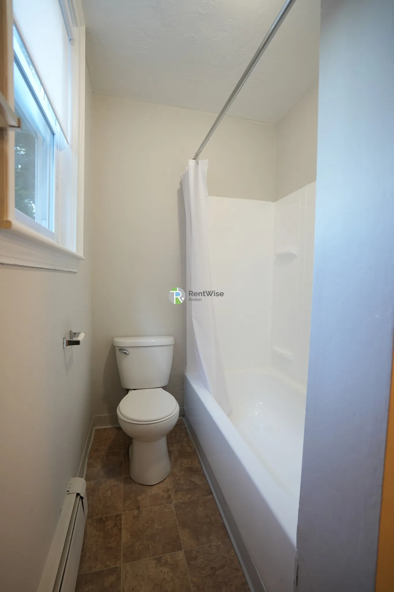 4 bed, 2 bath apartment for rent at 172 Bigelow St Unit 1, Oak Square — photo 20 of 26