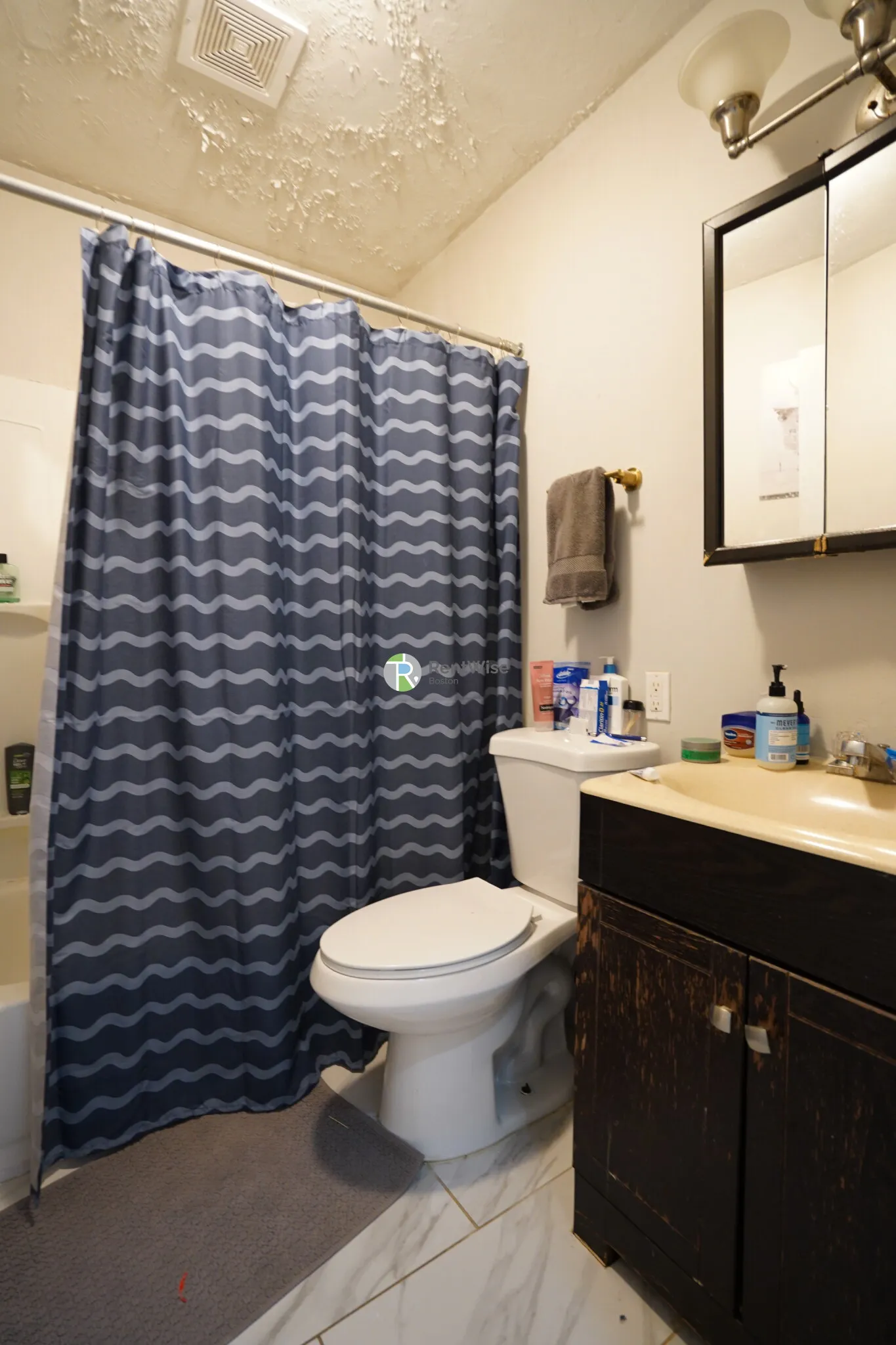 4 bed, 2 bath apartment for rent at 172 Bigelow St Unit 1, Oak Square — photo 9 of 23