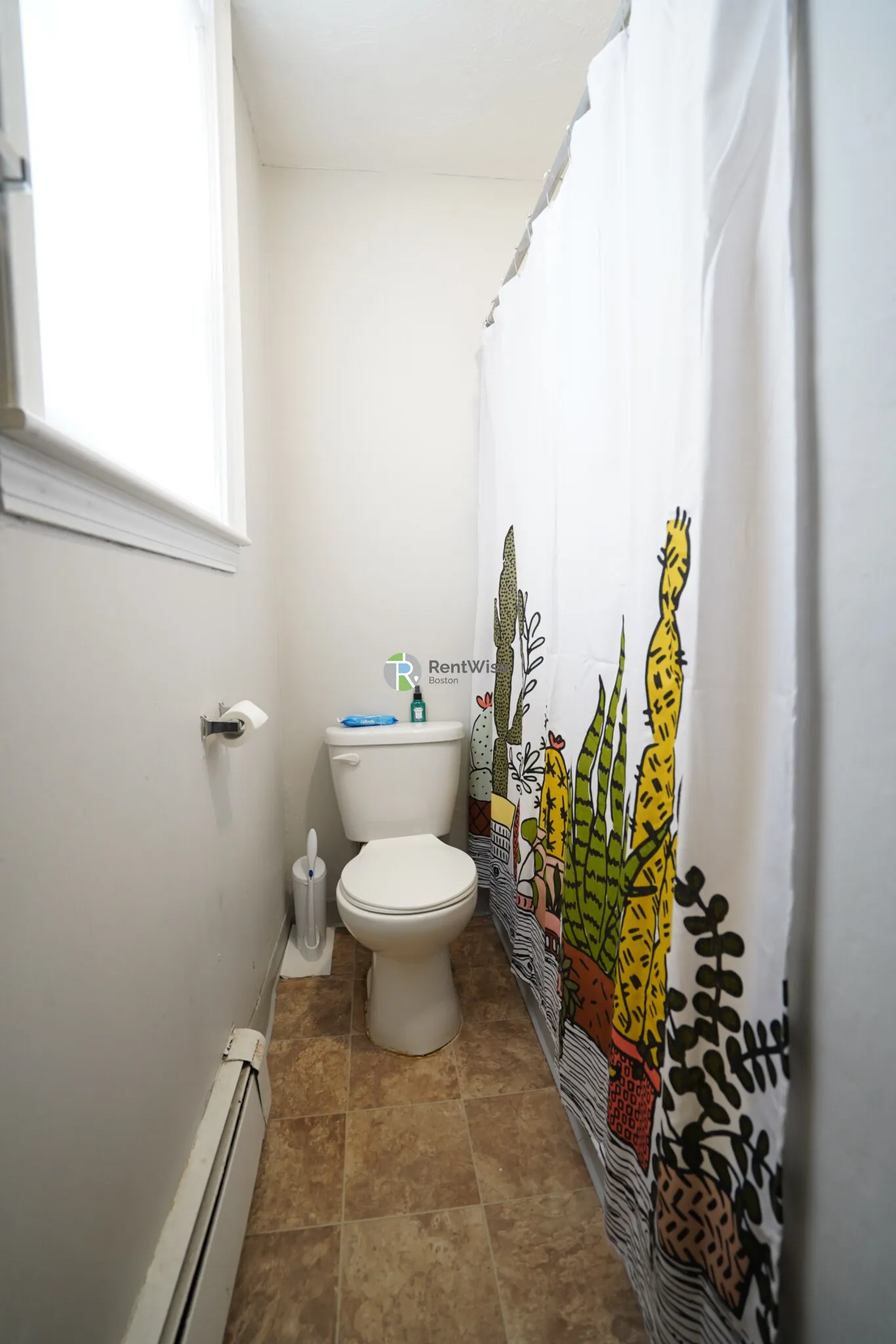4 bed, 2 bath apartment for rent at 172 Bigelow St Unit 1, Oak Square — photo 16 of 23