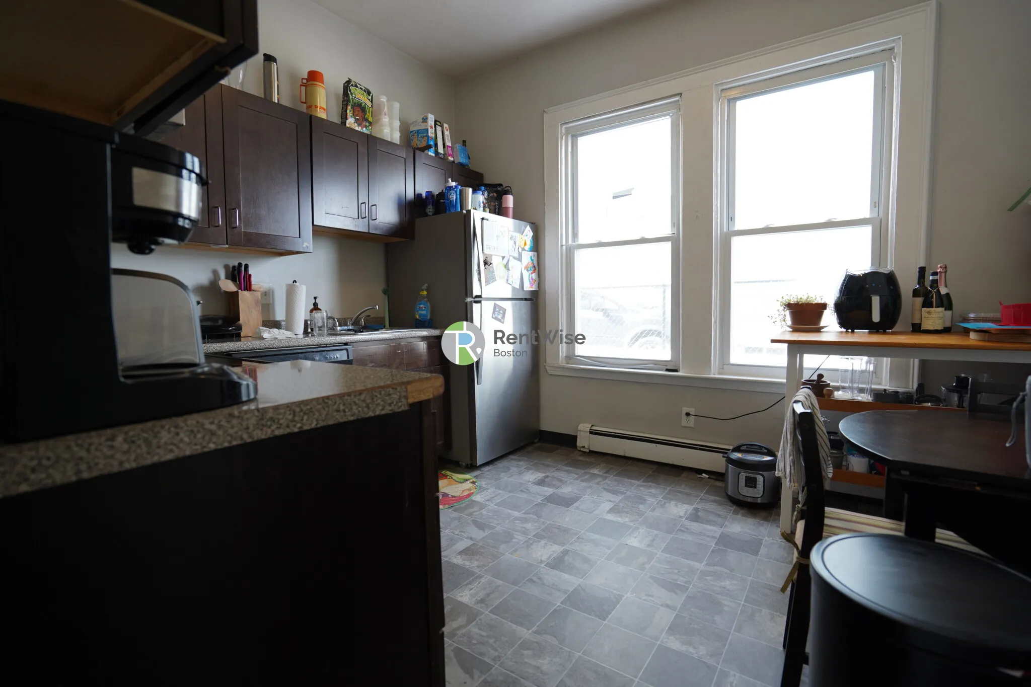 4 bed, 2 bath apartment for rent at 172 Bigelow St Unit 1, Oak Square — photo 3 of 23