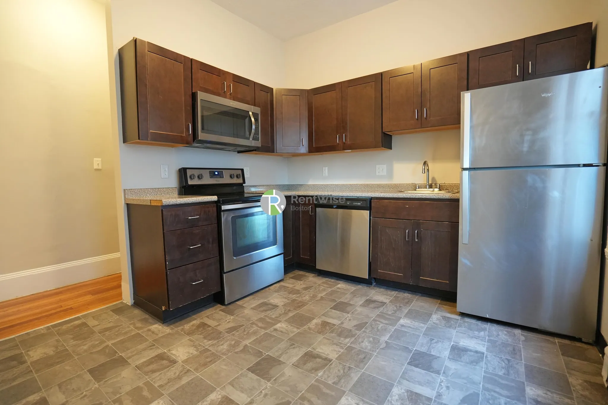 4 bed, 2 bath apartment for rent at 172 Bigelow St Unit 1, Oak Square — photo 5 of 26