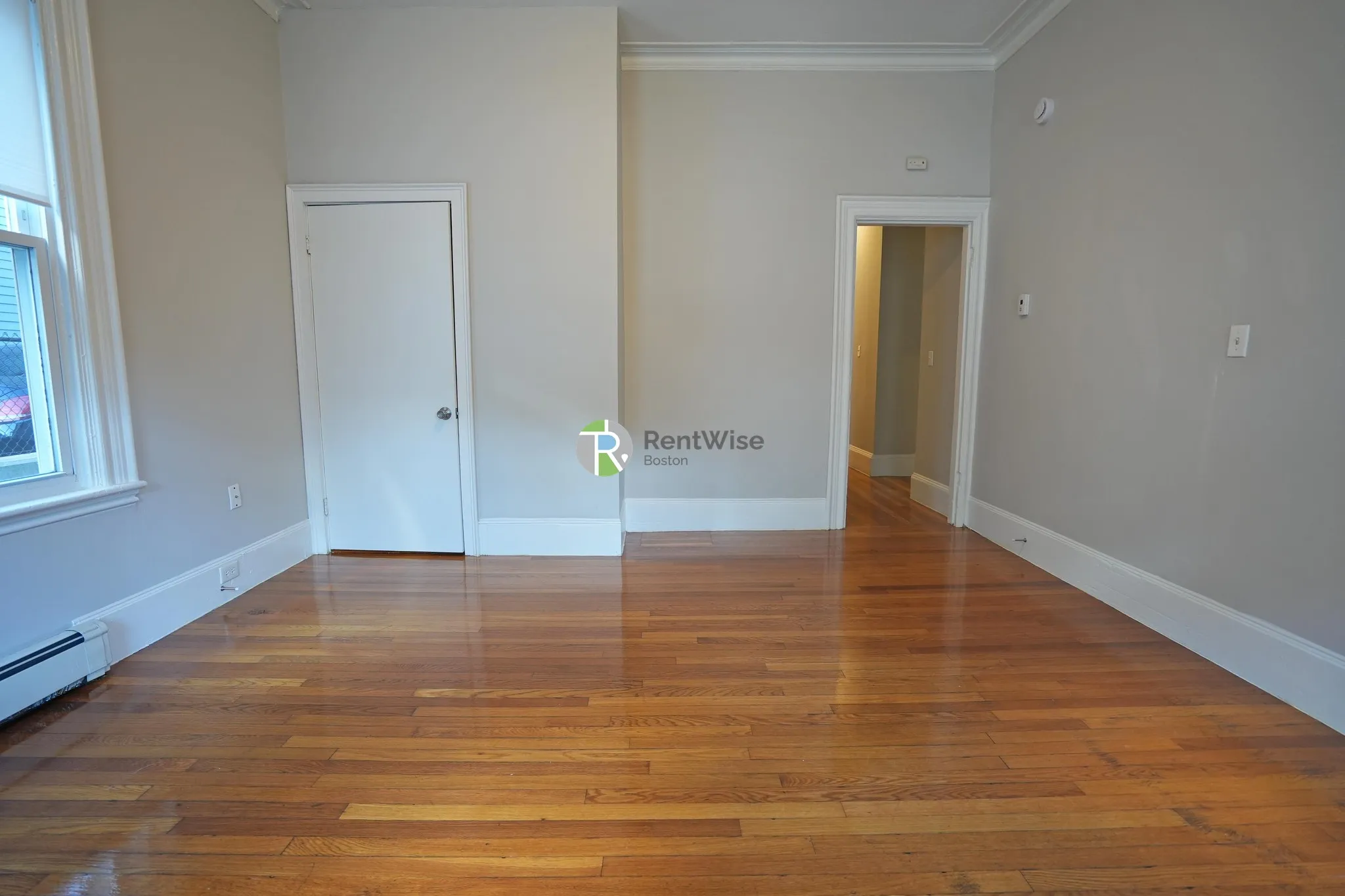 4 bed, 2 bath apartment for rent at 172 Bigelow St Unit 1, Oak Square — photo 3 of 26