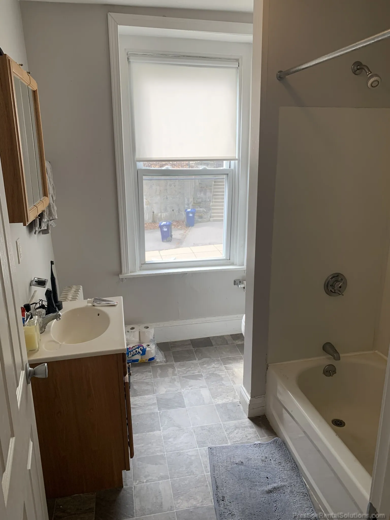 4 bed, 2 bath apartment for rent at 172 Bigelow St Unit 2, Oak Square — photo 35 of 42