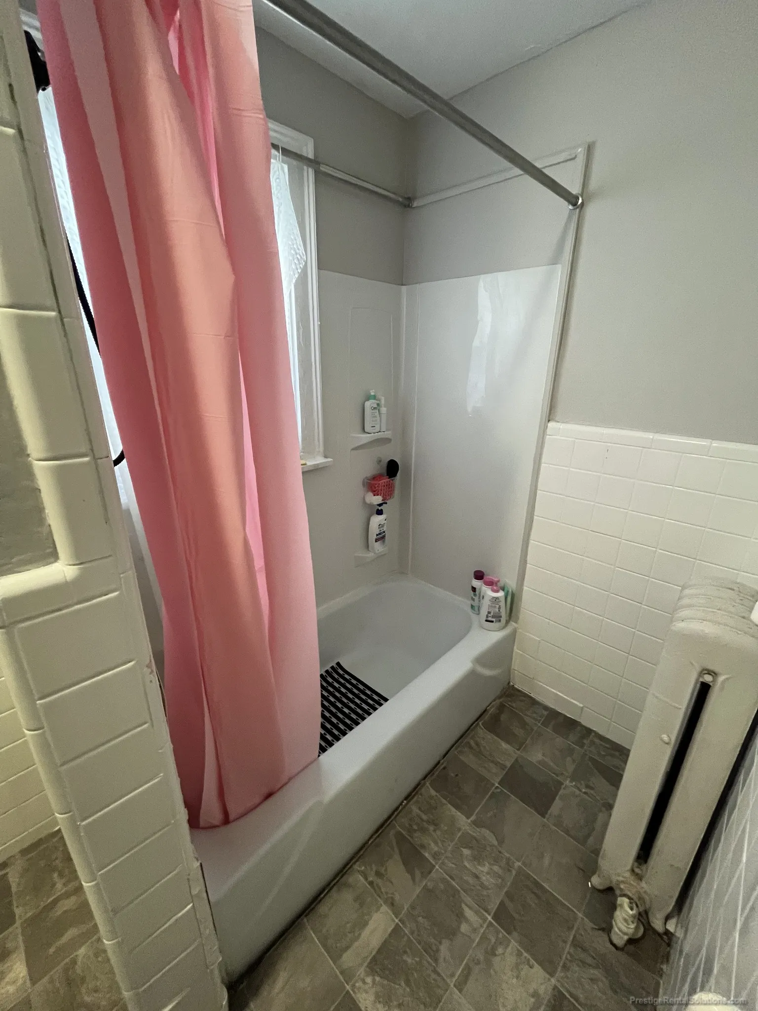 4 bed, 2 bath apartment for rent at 172 Bigelow St Unit 2, Oak Square — photo 7 of 42