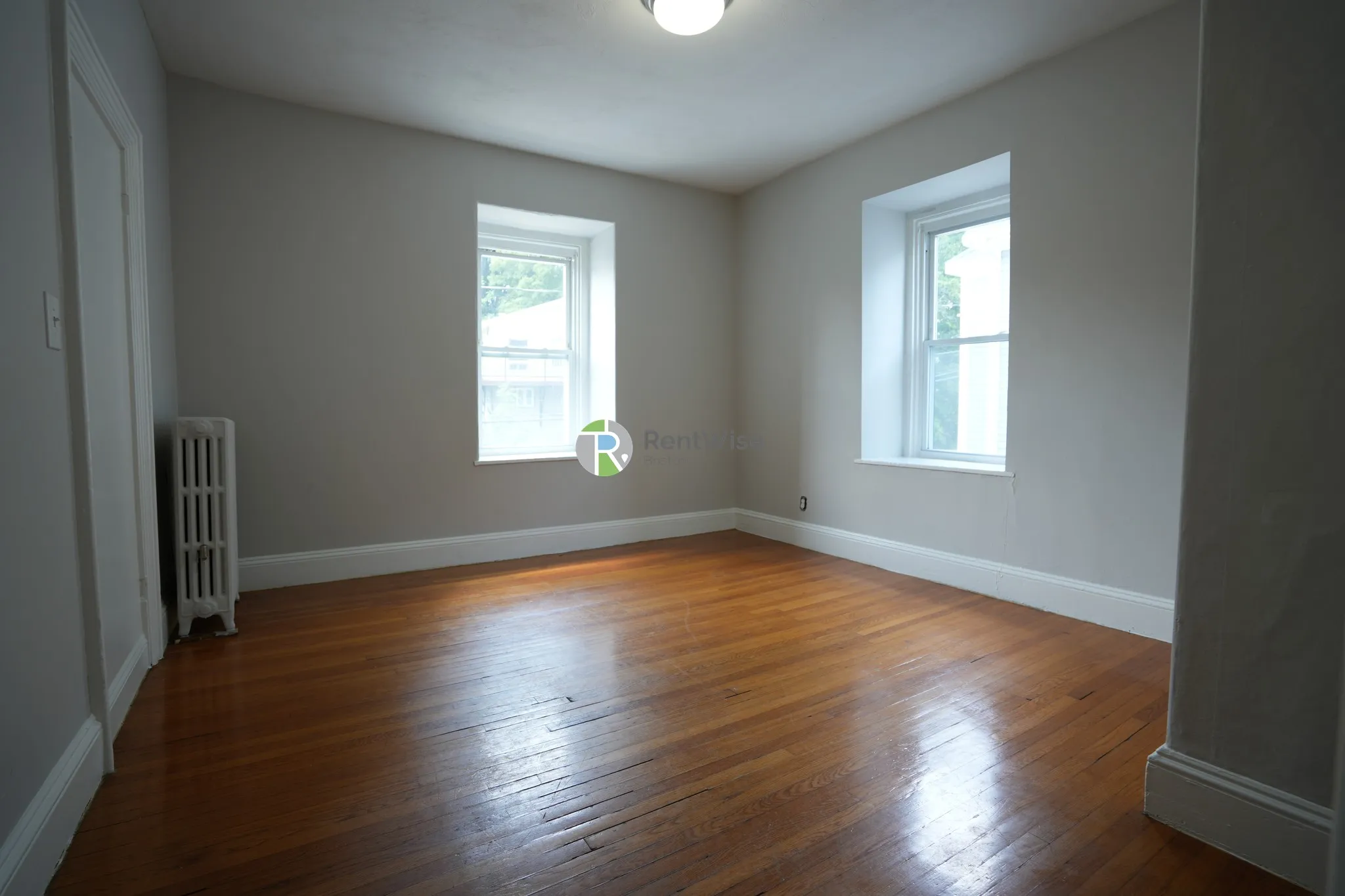 4 bed, 2 bath apartment for rent at 172 Bigelow St Unit 2, Oak Square — photo 2 of 25