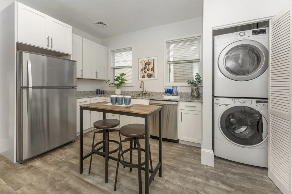 4 bed, 2 bath apartment for rent at 172 Boylston Unit 2, Jamaica Plain — photo 3 of 14