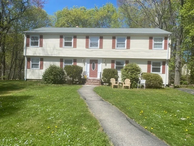 2 bed, 1 bath apartment for rent at 172 Commonwealth Unit 12, North Attleboro
