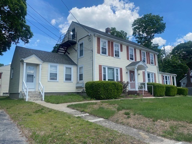 1 bed, 1 bath apartment for rent at 172 Commonwealth Unit 2, North Attleboro