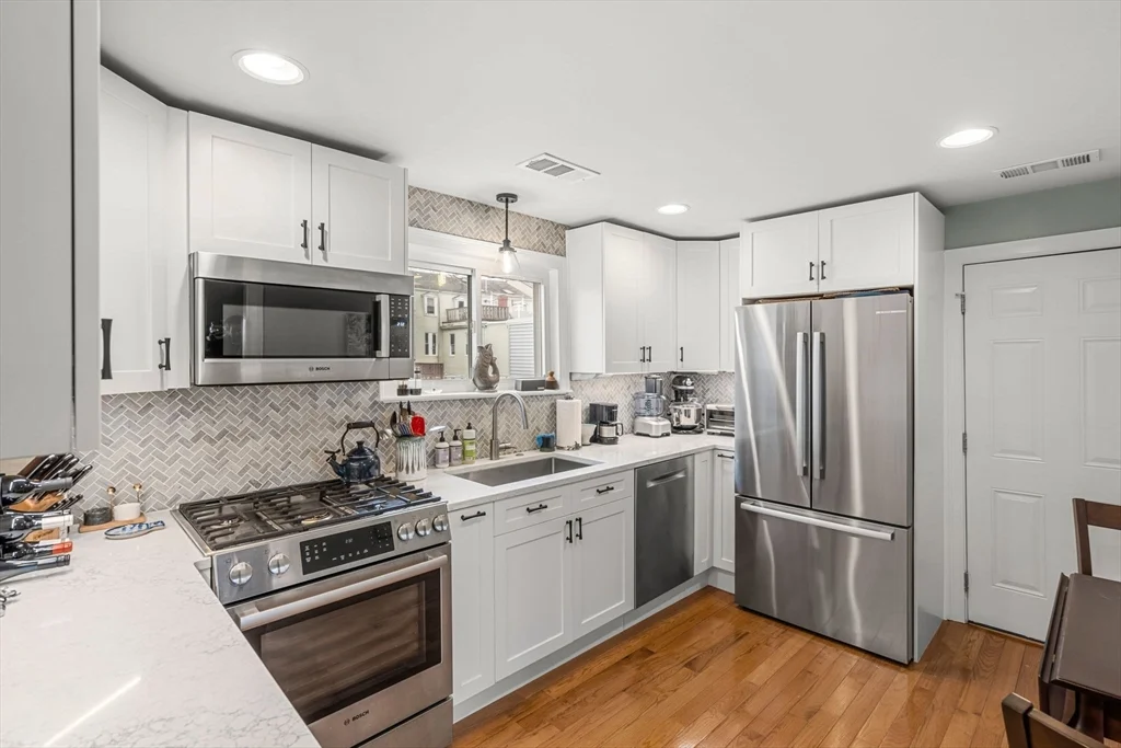 2 bed, 1 bath apartment for rent at 172 Dorchester St Unit 3, South Boston — photo 3 of 24