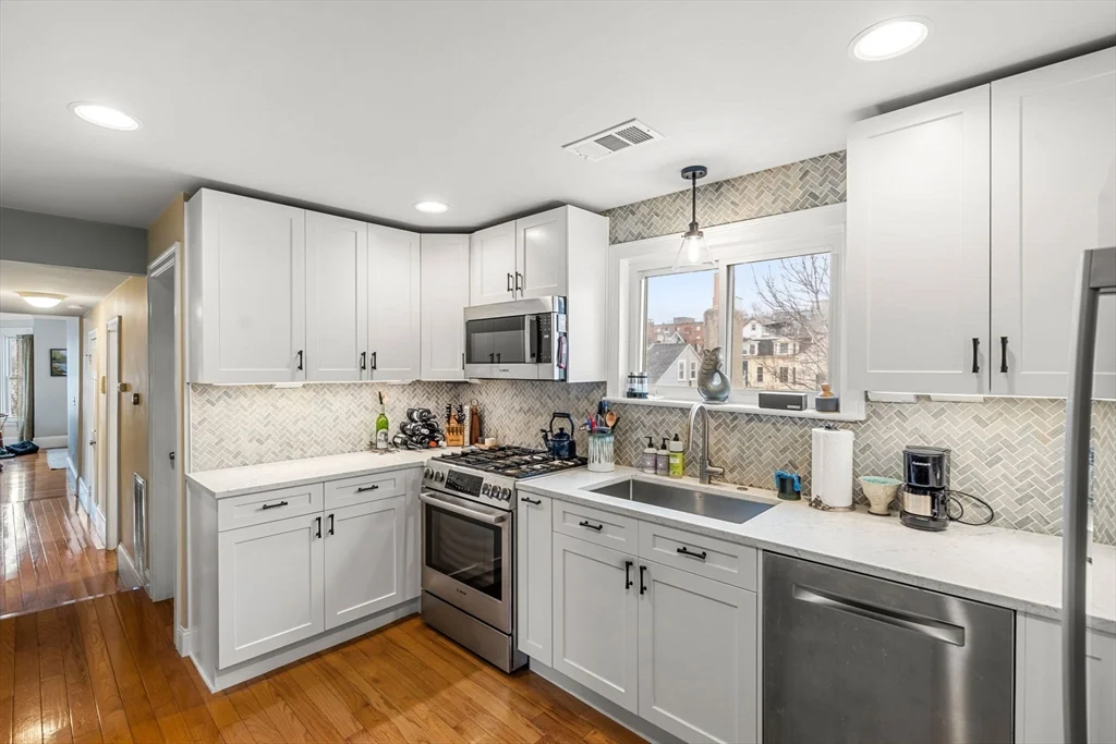 2 bed, 1 bath apartment for rent at 172 Dorchester St Unit 3, South Boston — photo 2 of 24