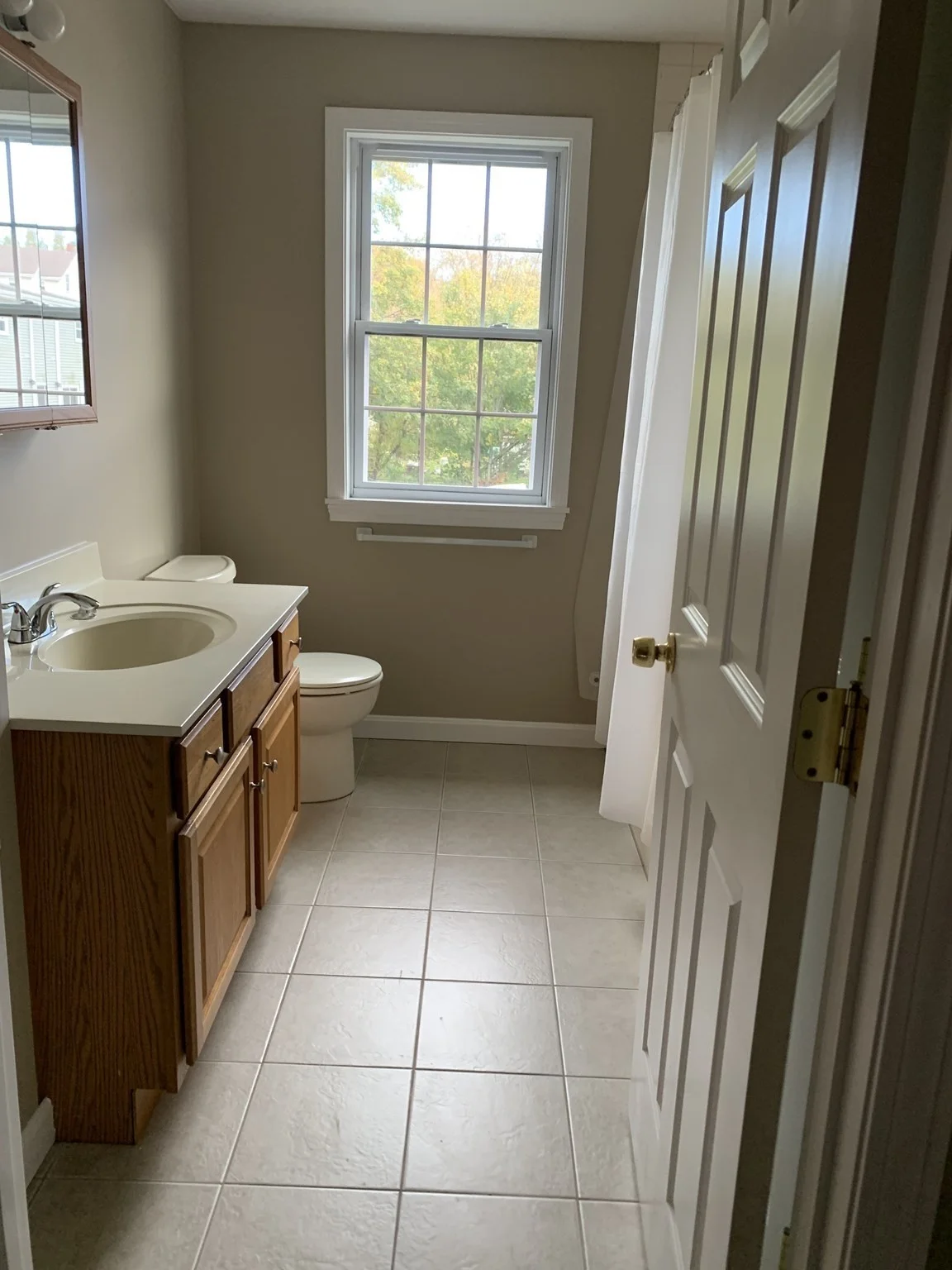 3 bed, 1 bath apartment for rent at 172 Lawrence St Unit 1, Fall River — photo 15 of 19