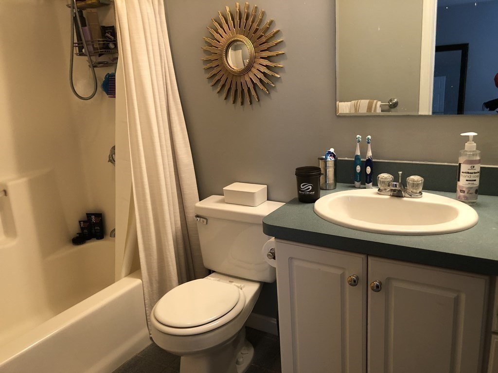 4 bed, 3 bath apartment for rent at 172 Maple St, West Roxbury — photo 9 of 16