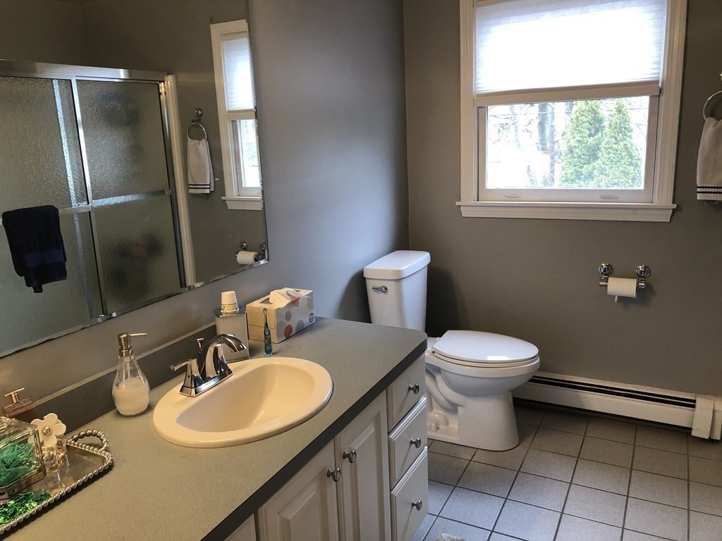 4 bed, 3 bath apartment for rent at 172 Maple St, West Roxbury — photo 11 of 16